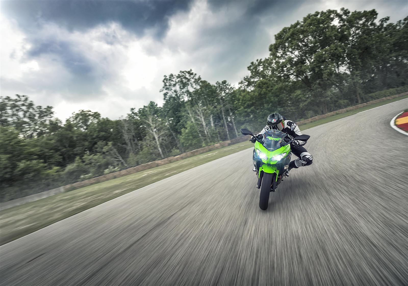 ninja 400 photograph 1